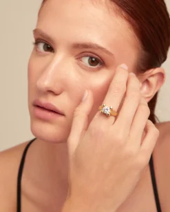 Anillo bañado en oro doble circonita blanca mujer