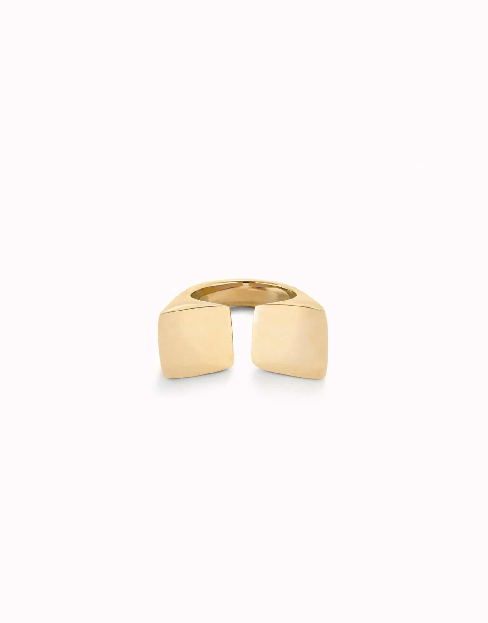 Anillo bañado en oro 18k acabado liso y forma cuadrada