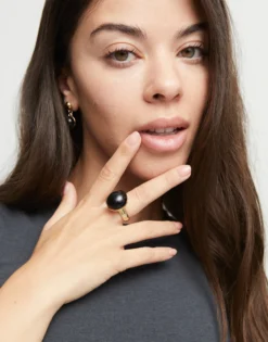 Anillo bañado en oro 18k con cristal de murano
