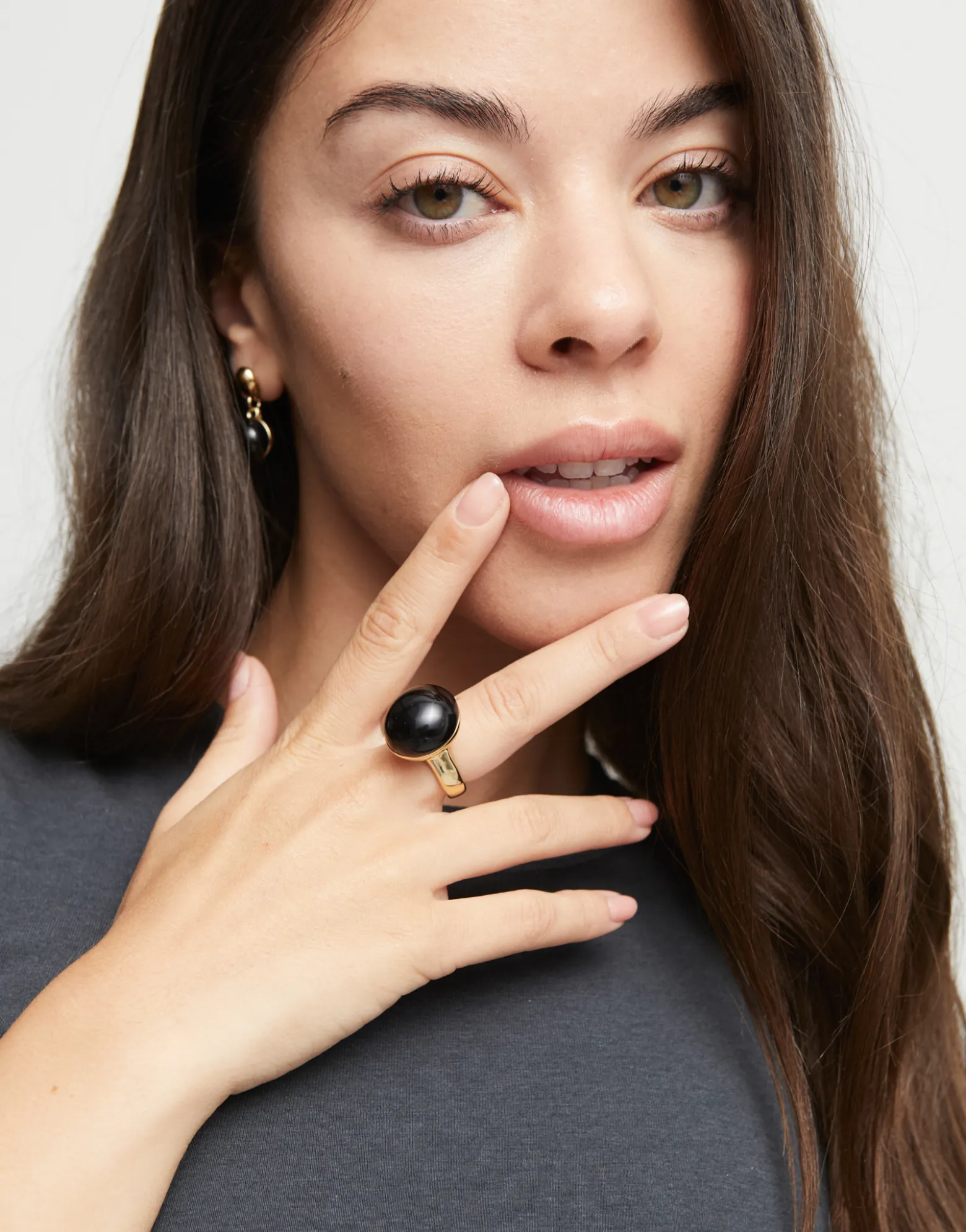 Anillo bañado en oro 18k con cristal de murano