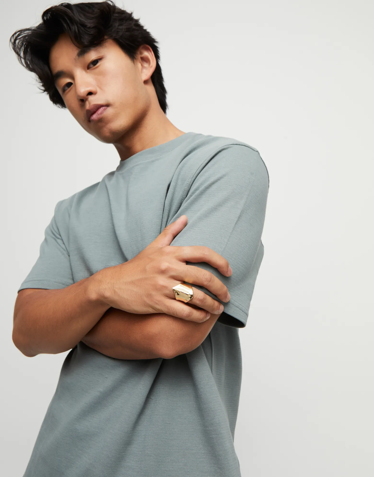 Anillo bañado en oro 18K figura mantarraya