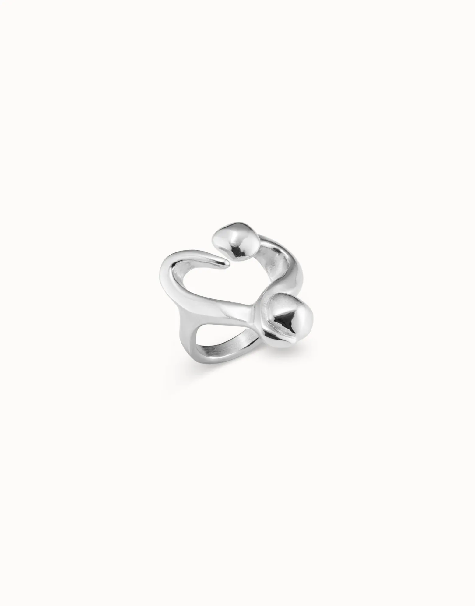 Anillo bañado en plata abierto diseño corazón clavado