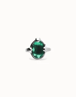 Anillo bañado en plata con cristal facetado ovalado verde