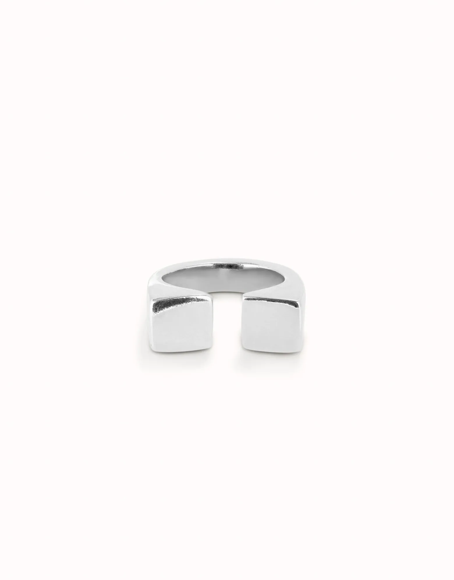 Anillo bañado en plata de ley con forma cuadrada
