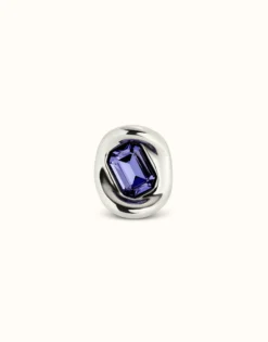 Anillo bañado en plata de ley con cristal morado
