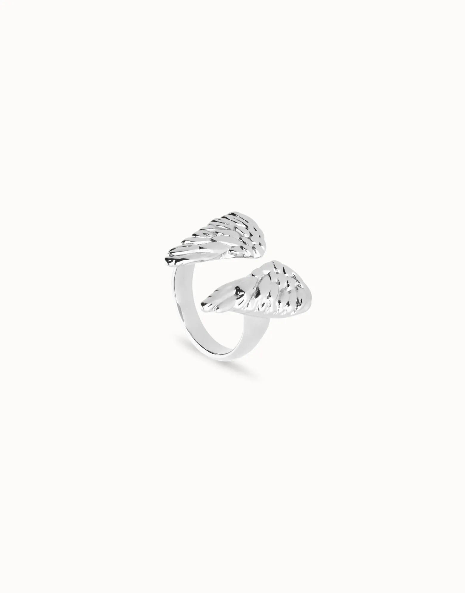 Anillo bañado en plata de ley con forma de alas