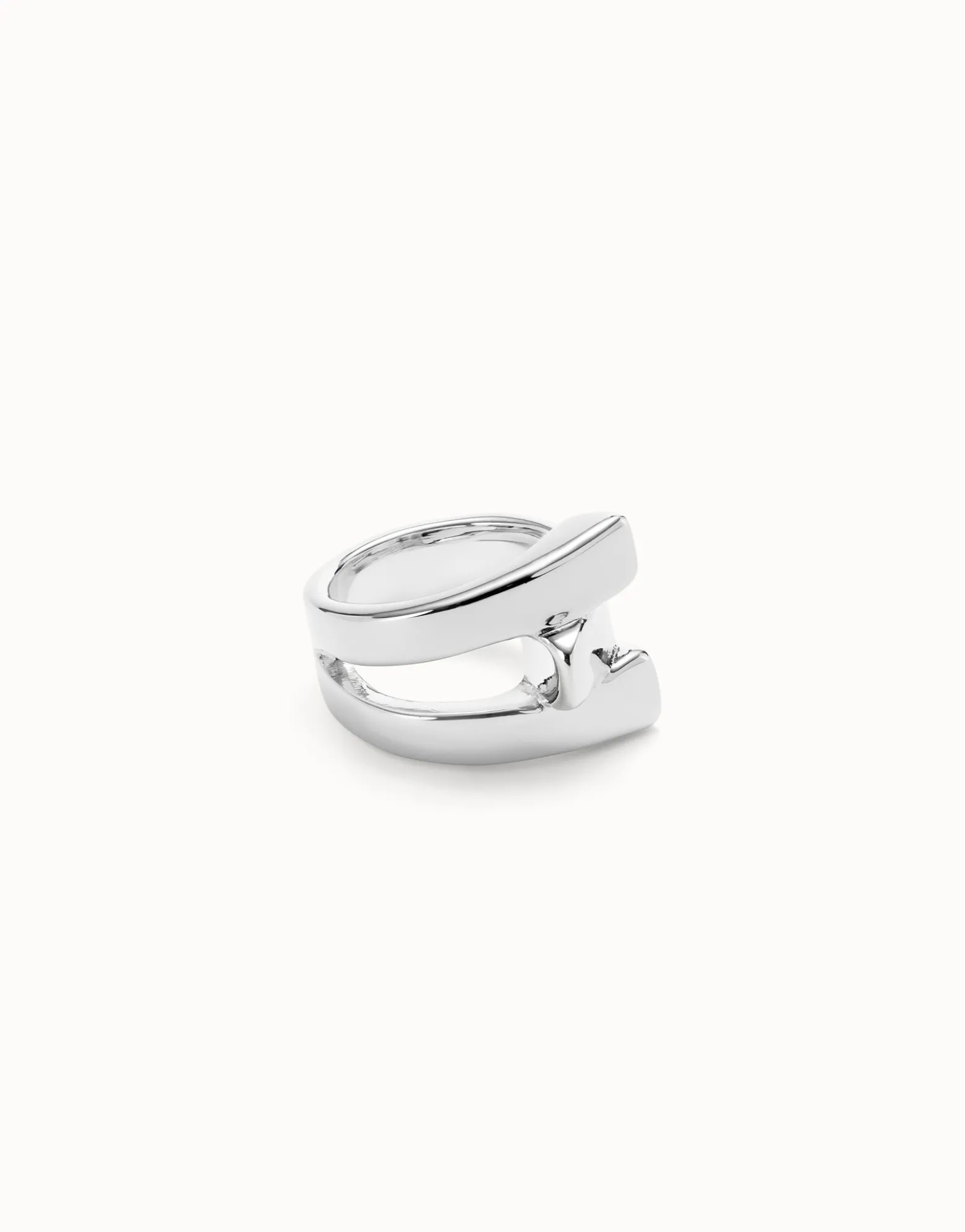 Anillo bañado en plata de ley con líneas curvas
