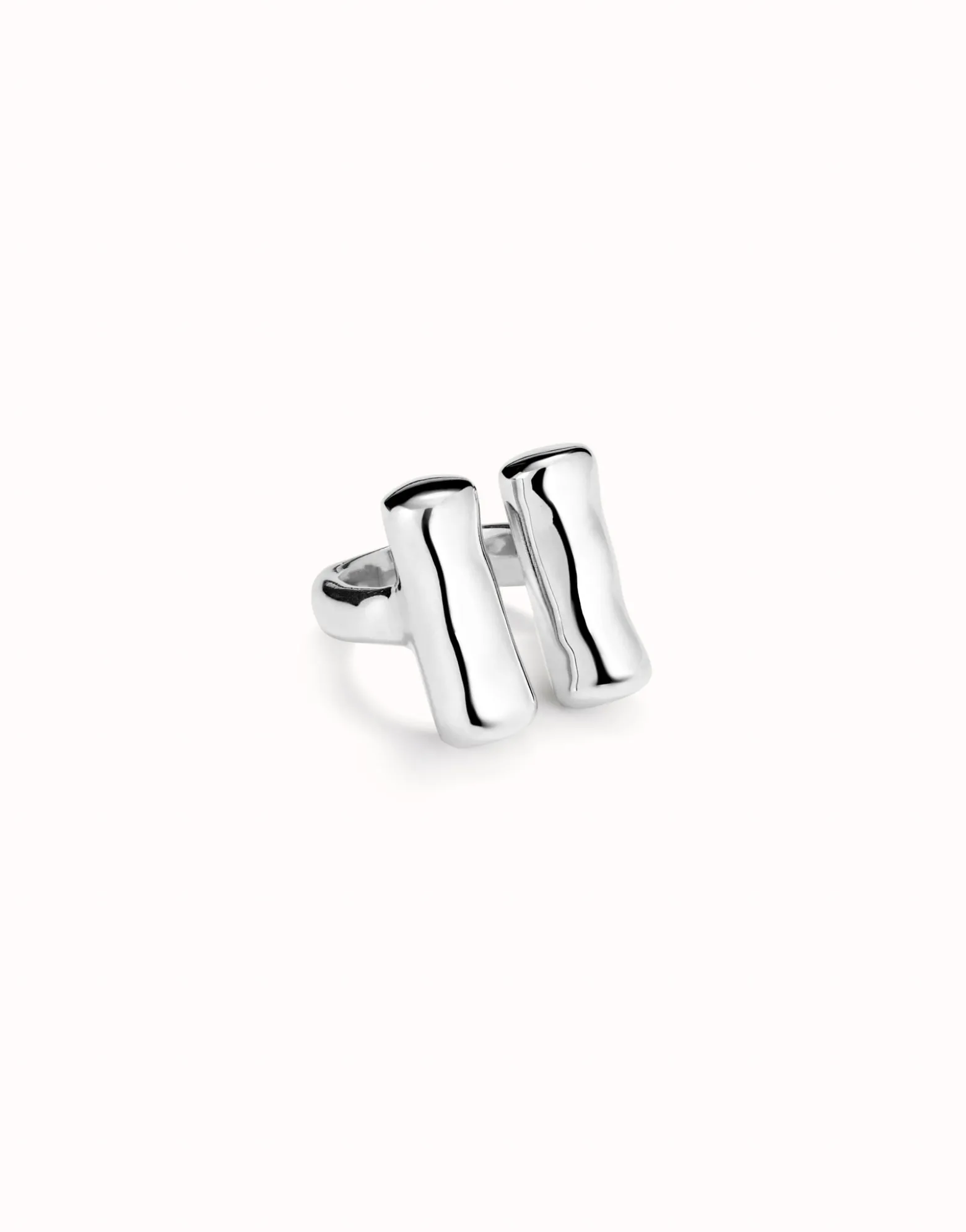 Anillo bañado en plata de ley con dos tubos verticales