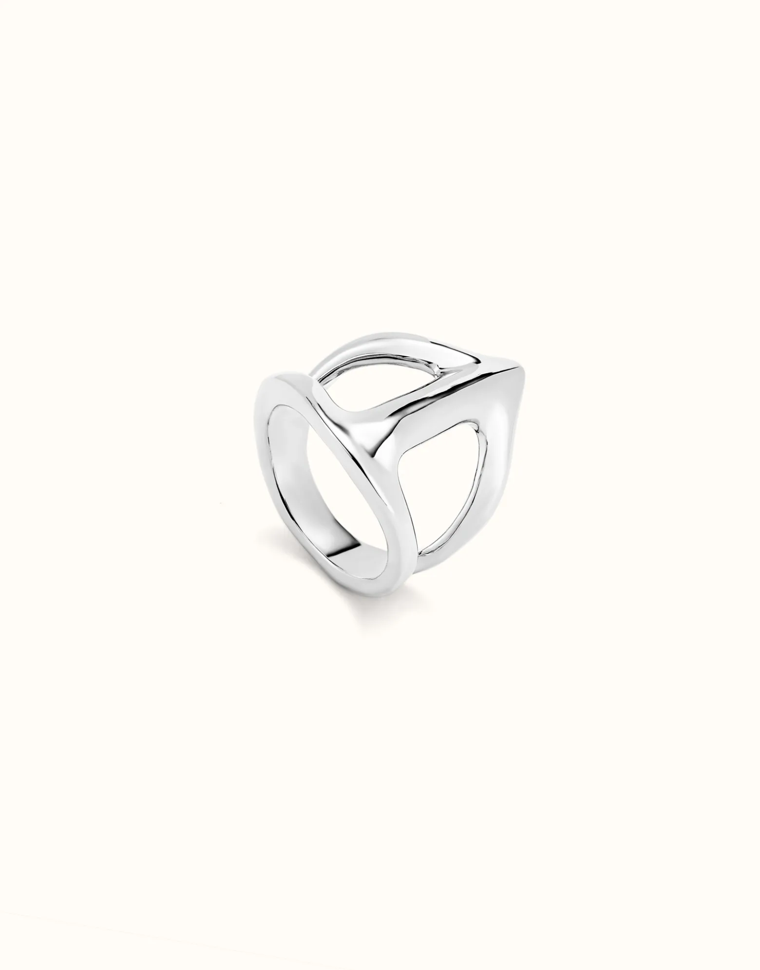 Anillo bañado en plata de ley con forma de mantarraya