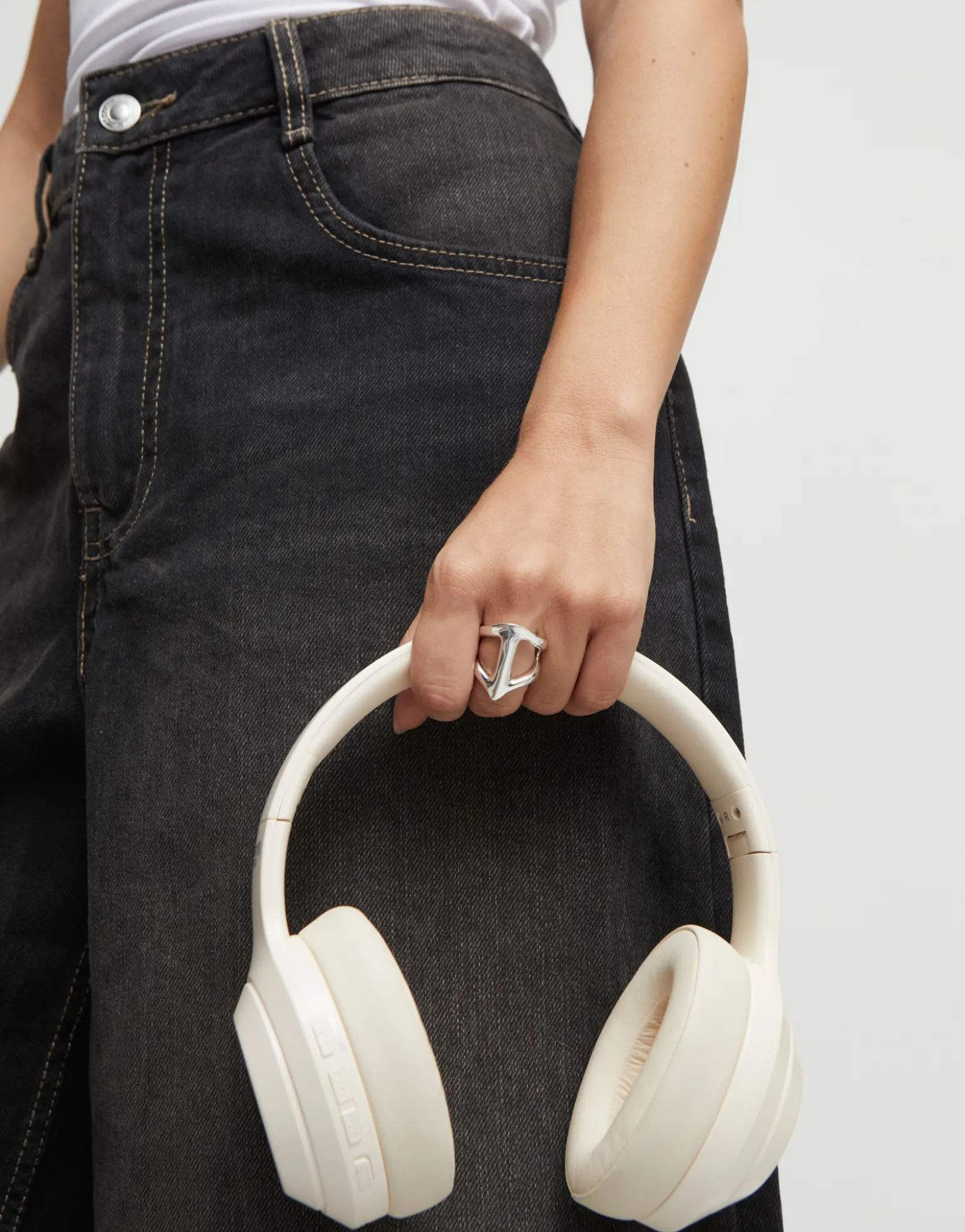 Anillo bañado en plata de ley con forma de mantarraya
