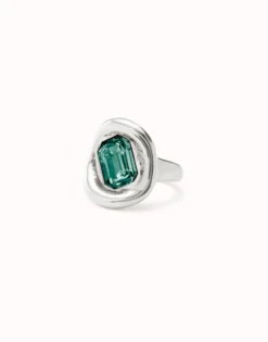 Anillo bañado en plata de ley con cristal verde