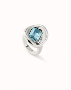 Anillo bañado en plata de ley con cristal celeste