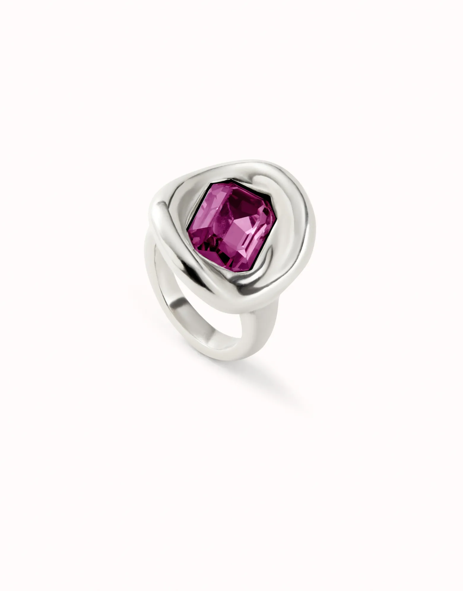 Anillo bañado en plata de ley con cristal rosa