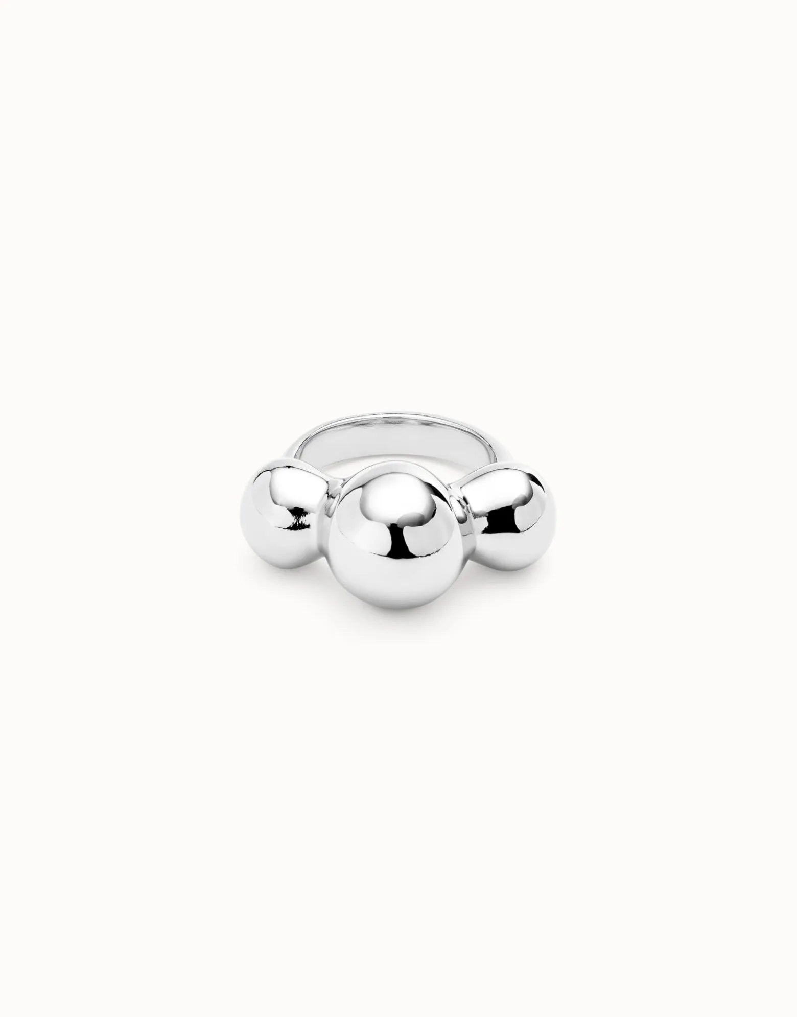 Anillo bañado en plata de ley y tres bolas centrales