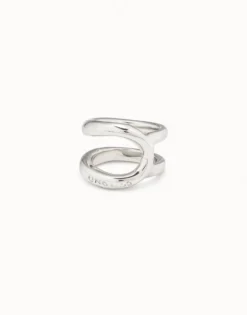 Anillo curvilíneo bañado en plata de ley