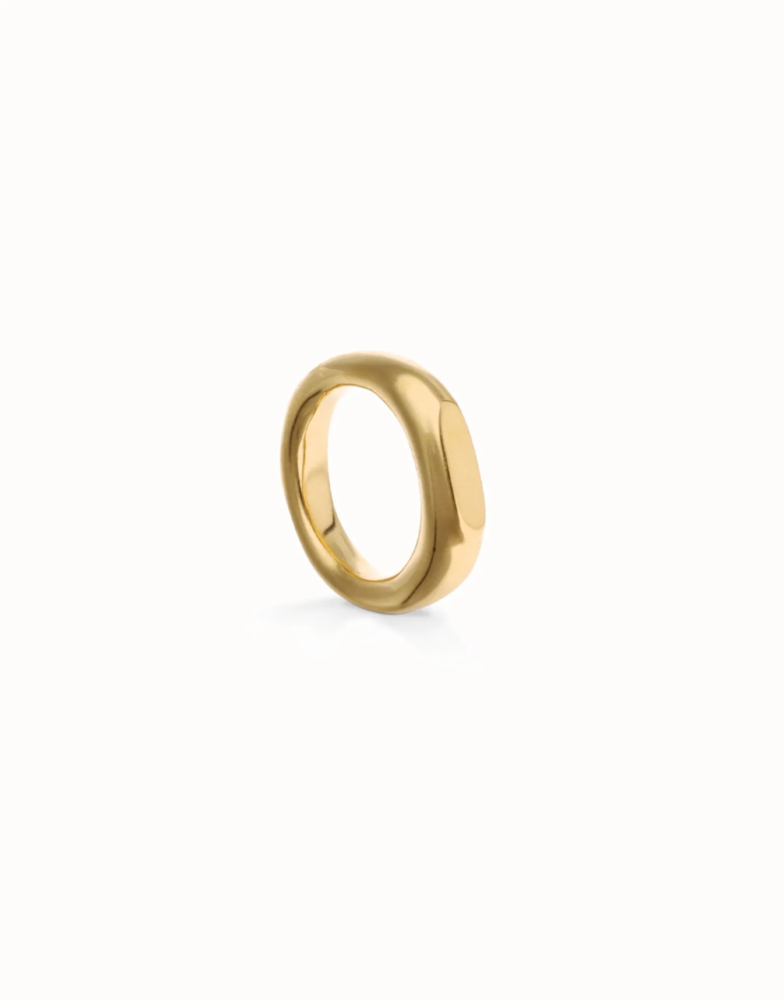 Anillo geométrico bañado en oro