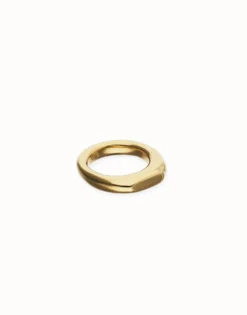 Anillo geométrico bañado en oro