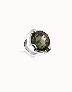 Anillo grande bañado en plata con cristal facetado ovalado gris