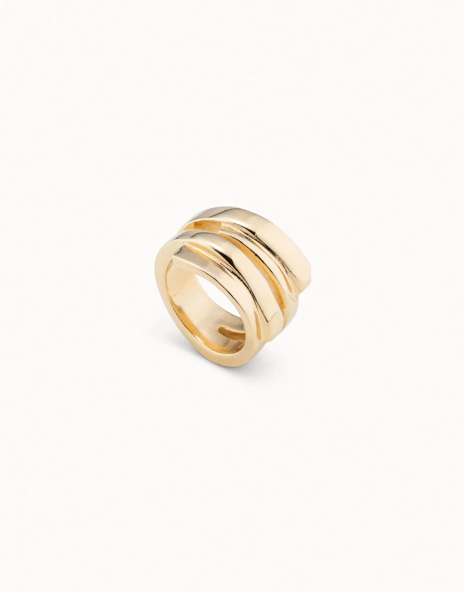 Anillo irregular bañado en oro de 18k
