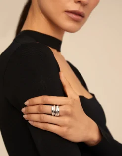 Anillo irregular bañado en plata de ley