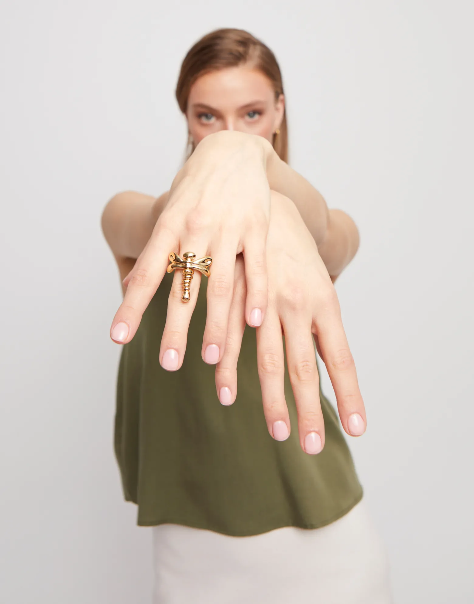 Anillo libélula bañado en oro 18k