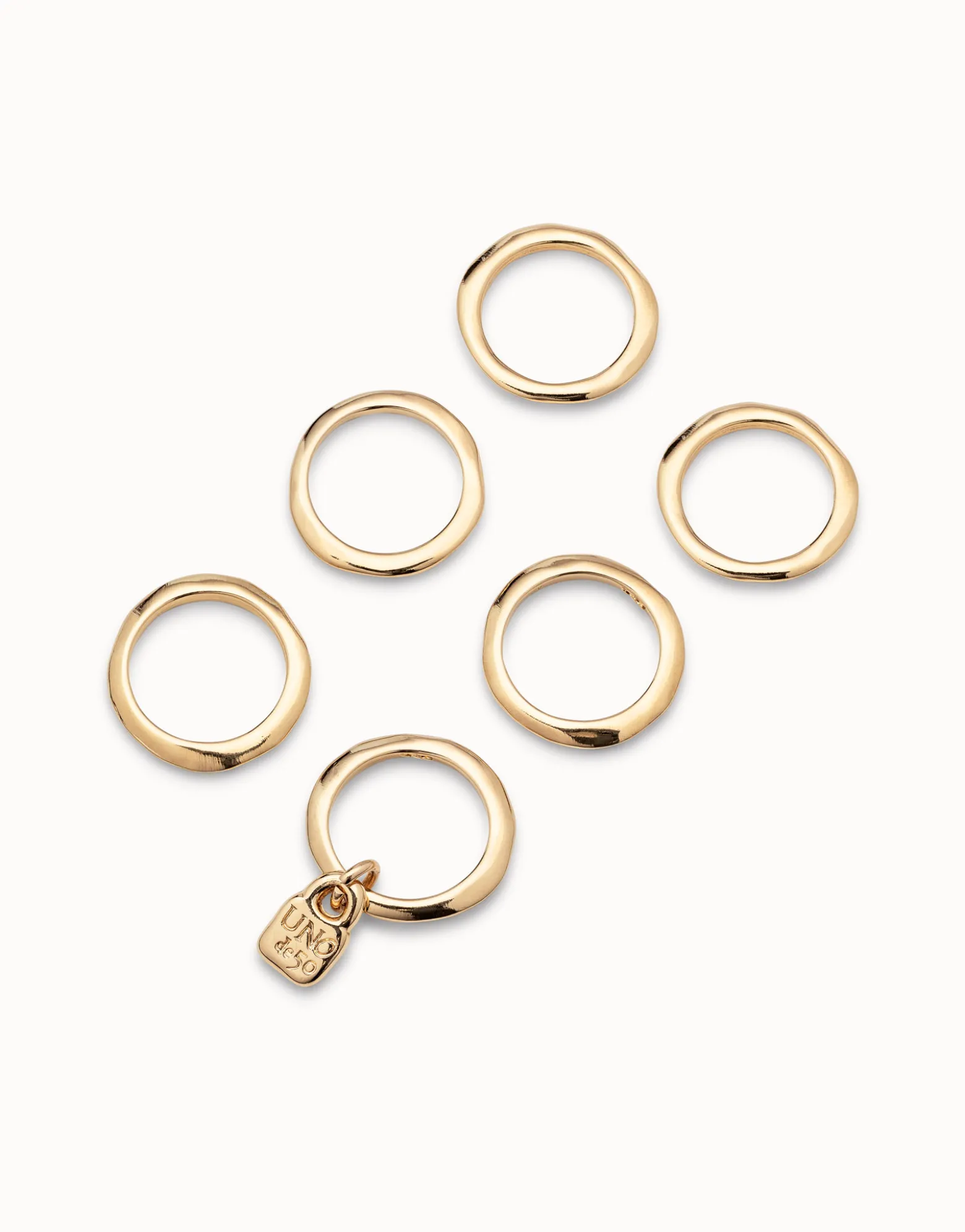 Anillo múltiple bañado en oro de 18k
