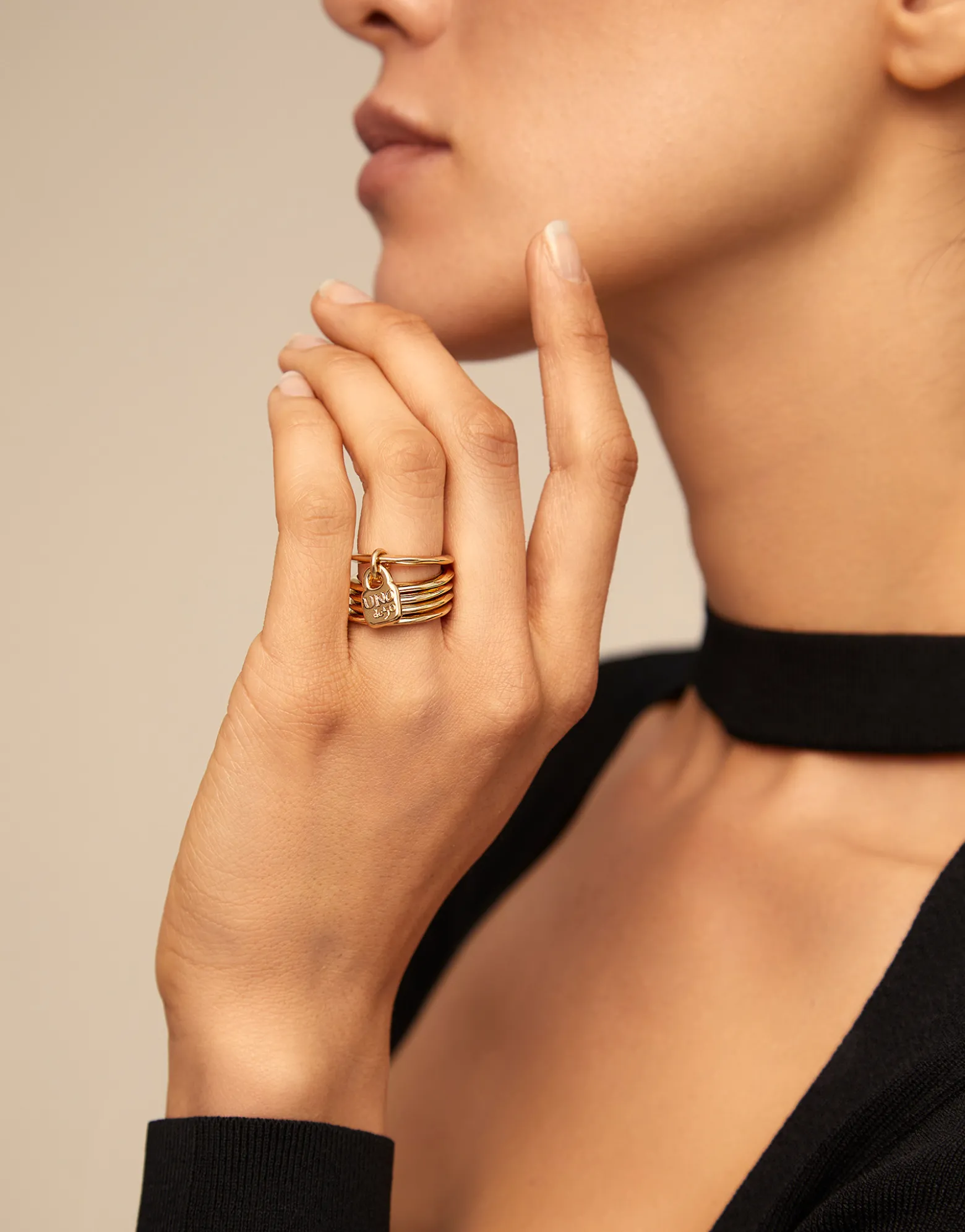 Anillo múltiple bañado en oro de 18k