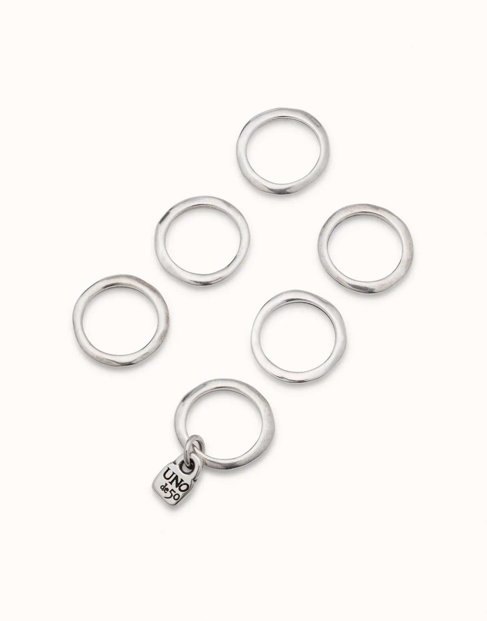 Anillo múltiple bañado en plata de ley