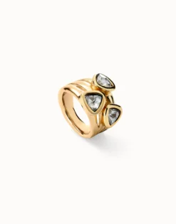 Anillo triangular bañado en oro 18k con cristales multicolor
