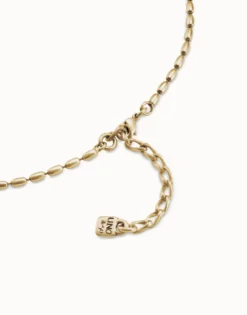 Cadena bañada en oro 18k con eslabones ovalados finos y cierre de mosquetón
