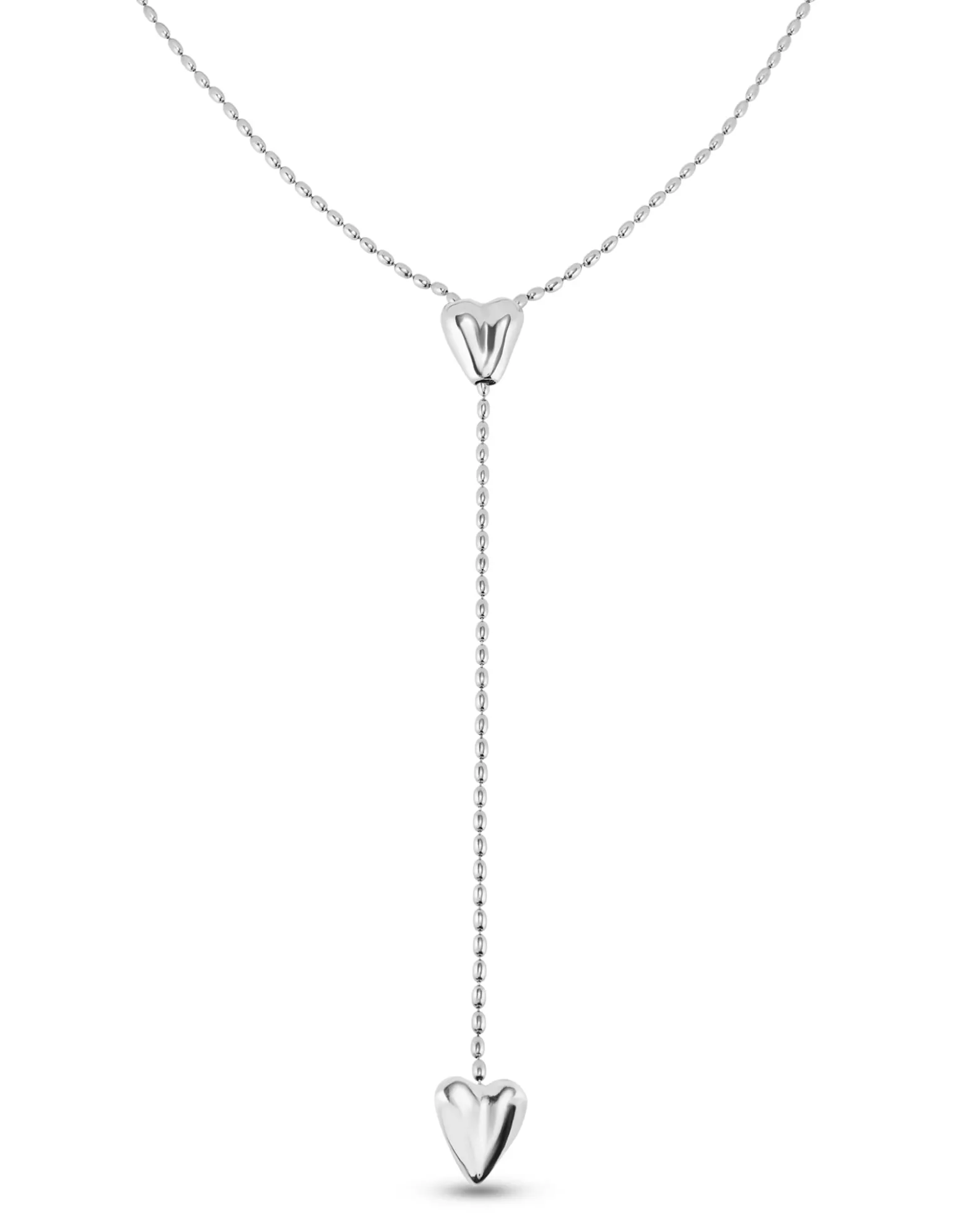 Cadena bañada en plata de ley con dos corazones, uno ajustable en el centro.