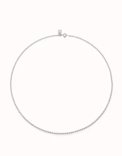 Cadena corta con bolas bañada en plata de ley.