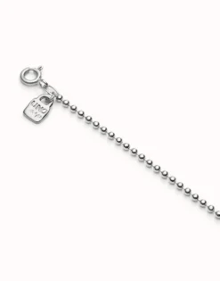 Cadena corta con bolas bañada en plata de ley.