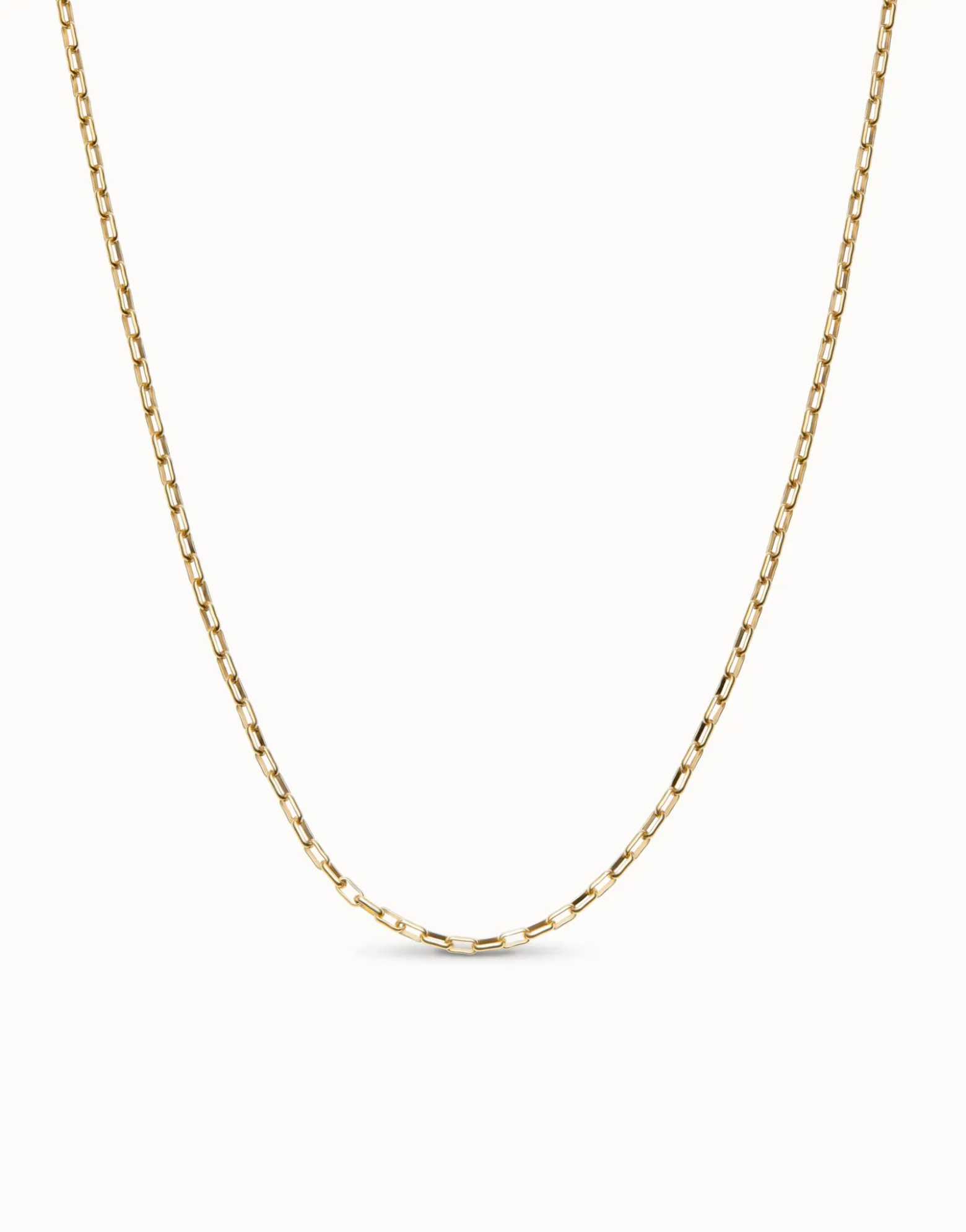 Cadena larga de eslabón bañada en oro 18k.