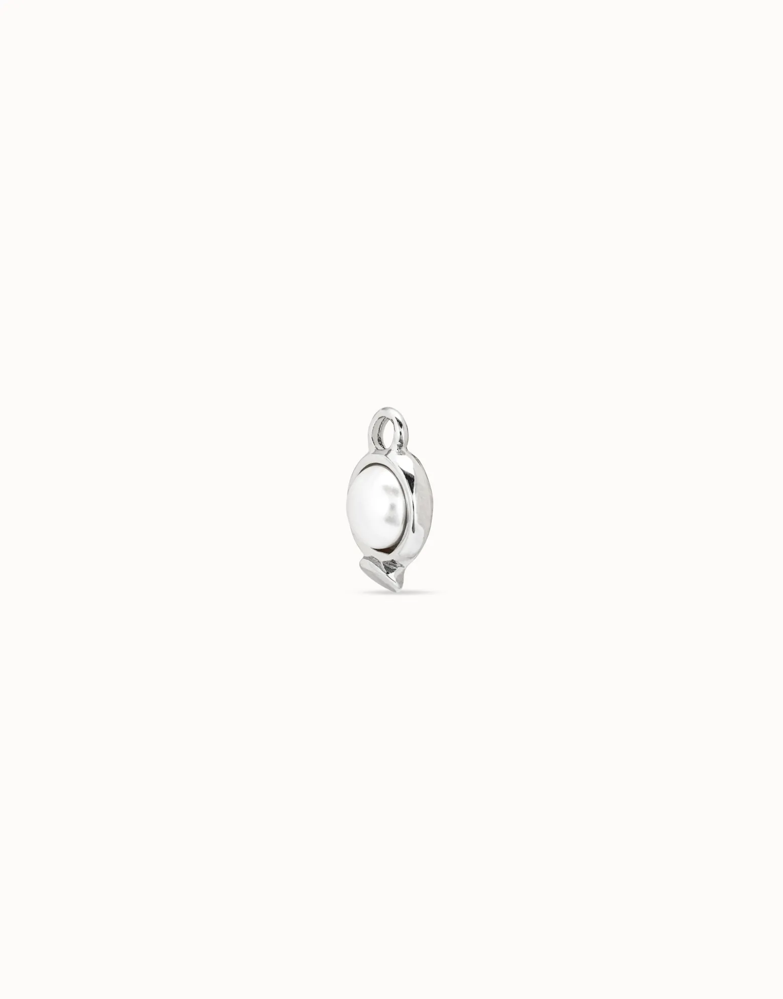 Charm de piercing bañado en plata de ley de círculo y perla