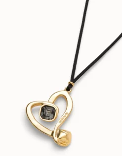 Colgante largo de cordón efecto seda con corazón central con cristal negro