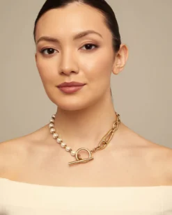 Collar bañado en oro 18K con combinación de eslabones y perlas
