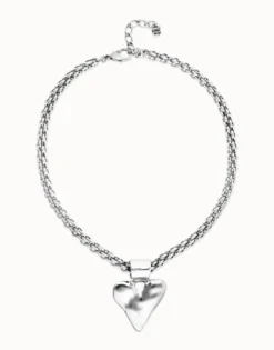 Collar bañado en plata con cadena gruesa y detalle de corazón