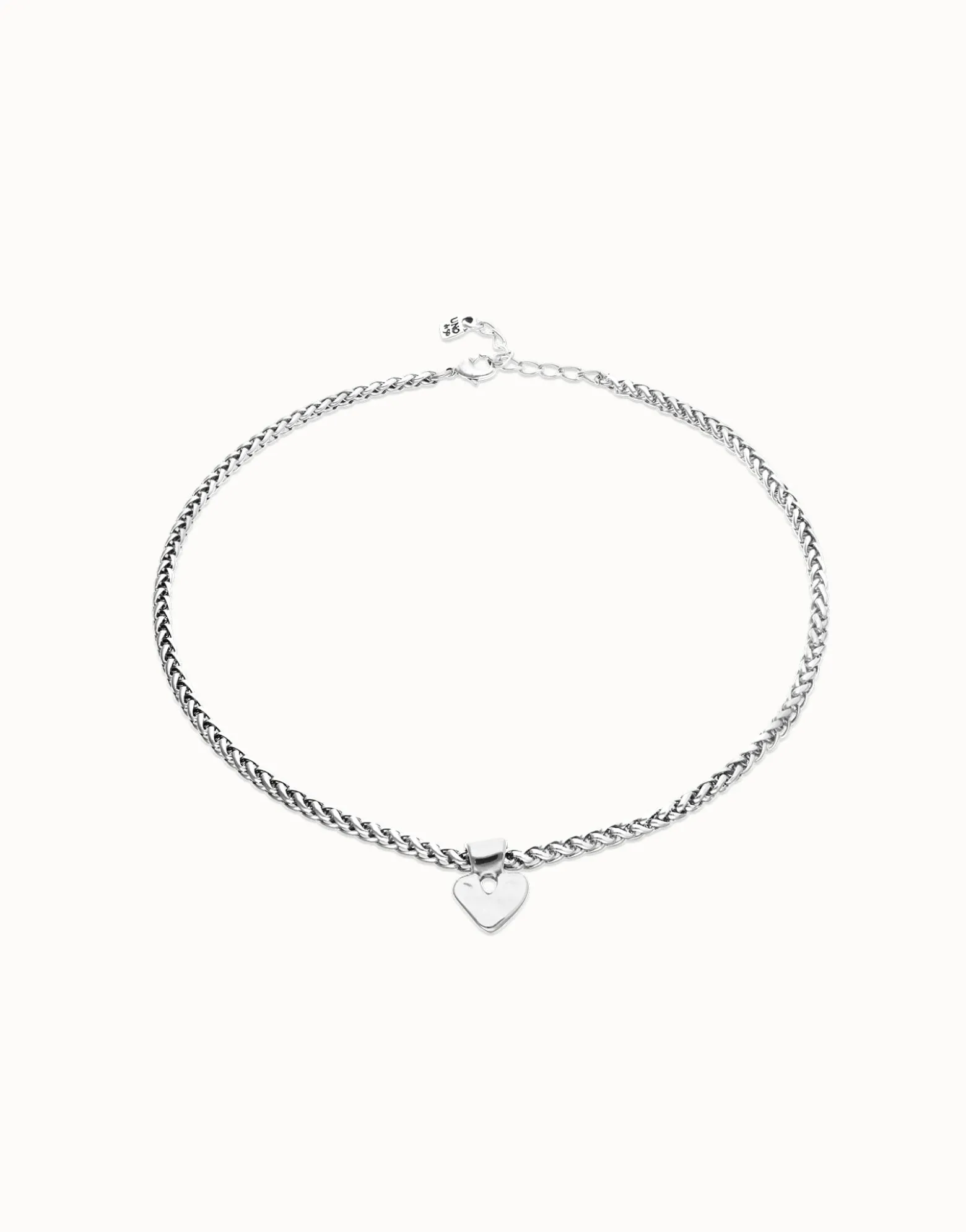 Collar bañado en plata con detalle de corazón pequeño