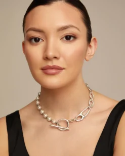 Collar bañado en plata de ley con combinación de eslabones y perlas
