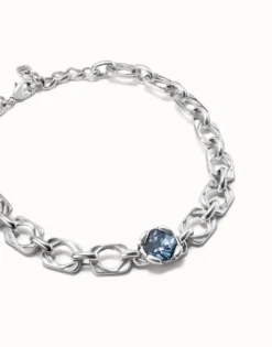 Collar bañado en plata de ley y cristal central azul