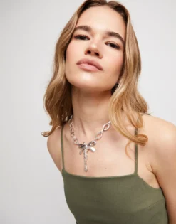 Collar cadena bañada plata de ley con libélula central