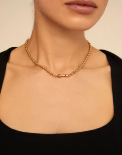 Collar corto bañado en oro de 18k