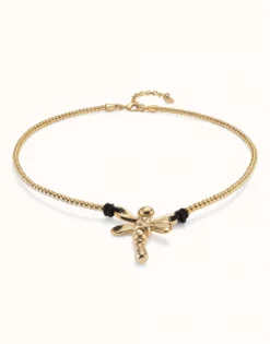 Collar corto bañado en oro de 18k con libélula
