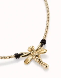 Collar corto bañado en oro de 18k con libélula