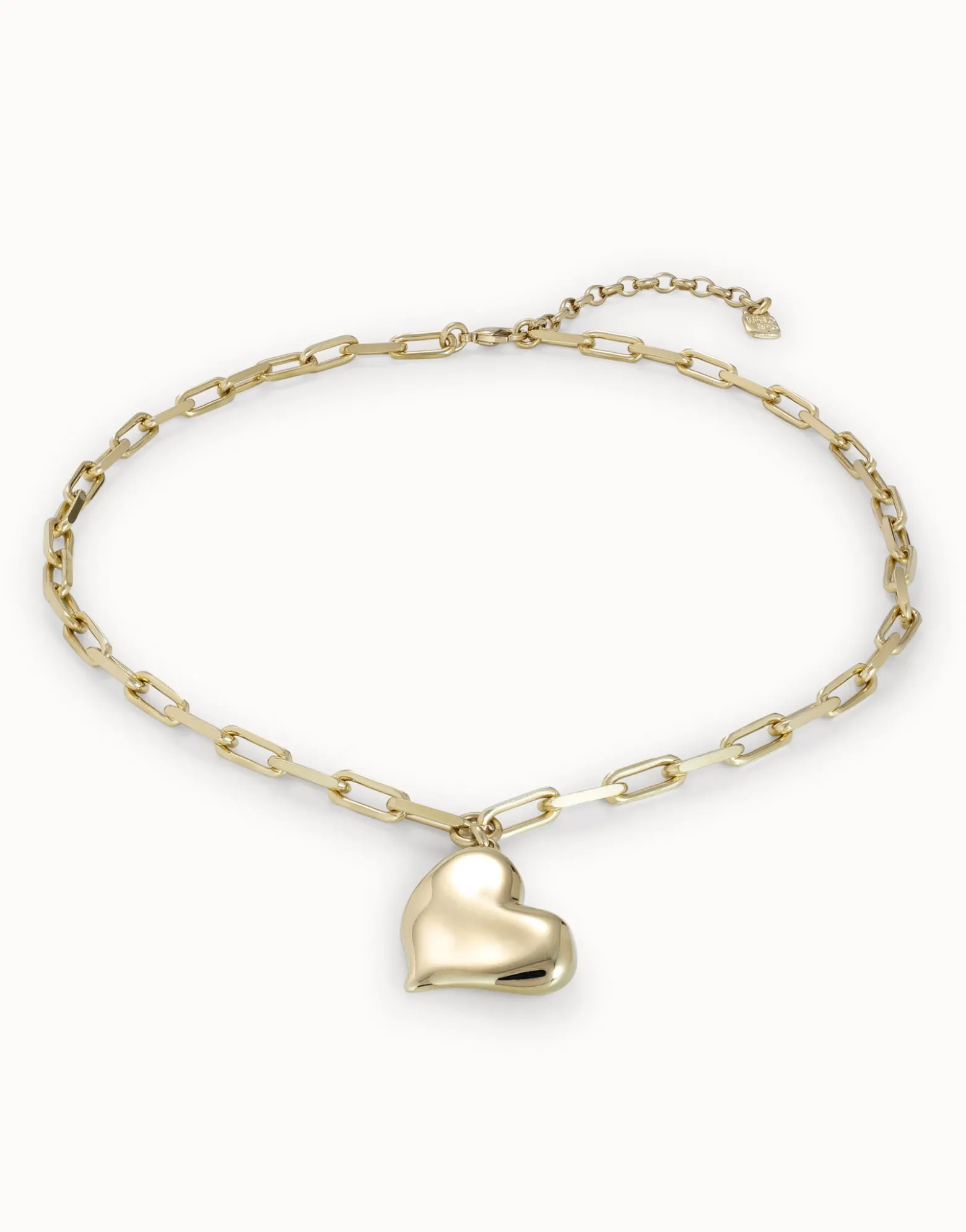 Collar corto bañado en oro de 18k, cadena de eslabones medianos y corazón mediano