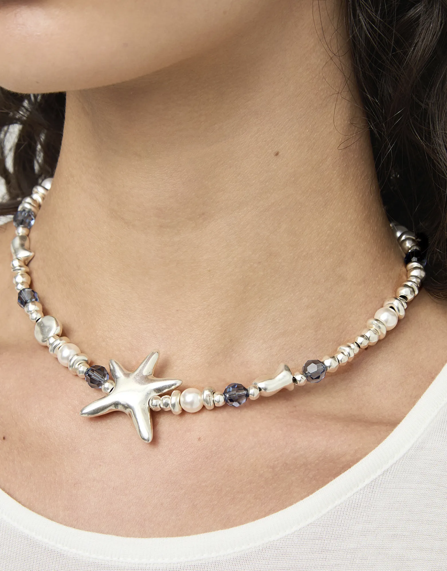 Collar corto bañado en plata con cristales y estrella de mar grande