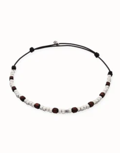 Collar de cuero con cuentas en plata y madera