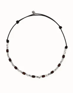 Collar de cuero con cuentas en plata y madera
