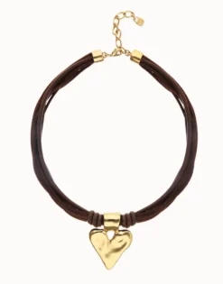 Collar hilo de seda y cuero con detalle de corazón bañado en oro 18k